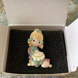 Vintage Avon Precious Moments pin